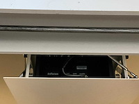 Infocus sp8602 beamer, lift en projectiescherm - afbeelding 3 van  13