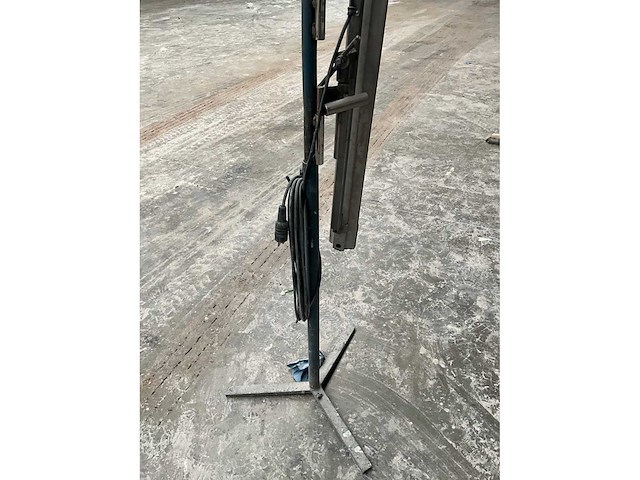 Infraroodlamp op statief - afbeelding 5 van  5