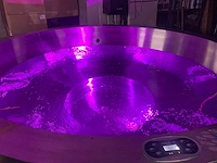 Ingebouwde jacuzzi / spa / professionele jacuzzi van geborsteld roestvrij staal – 6 zitplaatsen – verwarmd – massagejets - afbeelding 2 van  12
