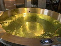 Ingebouwde jacuzzi / spa / professionele jacuzzi van geborsteld roestvrij staal – 6 zitplaatsen – verwarmd – massagejets - afbeelding 3 van  12