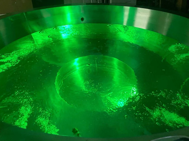 Ingebouwde jacuzzi / spa / professionele jacuzzi van geborsteld roestvrij staal – 6 zitplaatsen – verwarmd – massagejets - afbeelding 11 van  12