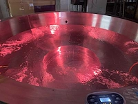 Ingebouwde jacuzzi / spa / professionele jacuzzi van geborsteld roestvrij staal – 6 zitplaatsen – verwarmd – massagejets - afbeelding 12 van  12