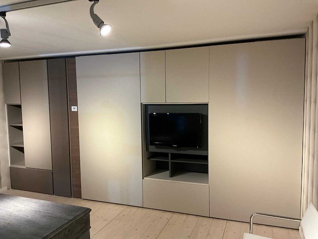Ingebouwde tv-wandkast - afbeelding 1 van  10