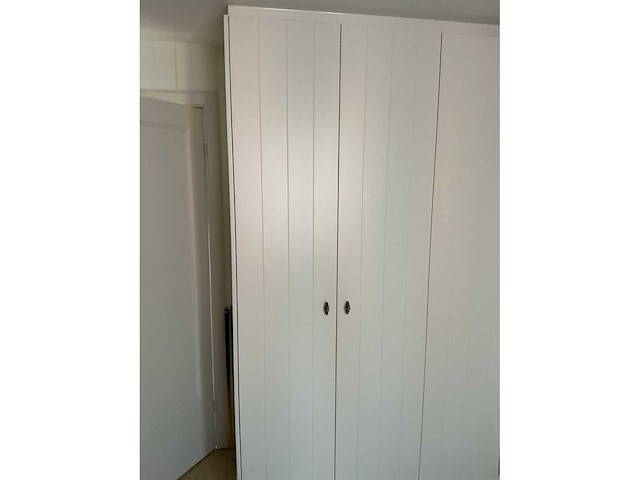 Ingebouwde wandkast + wand-hoekkast - afbeelding 2 van  13