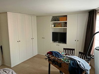 Ingebouwde wandkast + wand-hoekkast - afbeelding 10 van  13