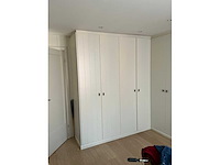 Ingebouwde wandkast + wand-hoekkast - afbeelding 11 van  13
