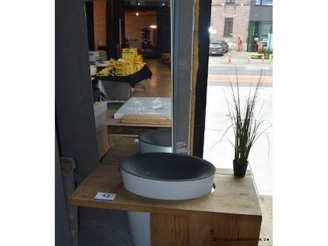 Ingebouwde wasbak plus spiegel 54x34, 102x50 - afbeelding 1 van  3