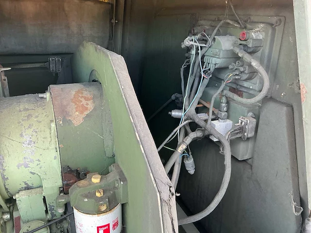 Ingersoll-rand co p-250-w-d-m-h268 deutz diesel motor luchtcompressor - afbeelding 18 van  20