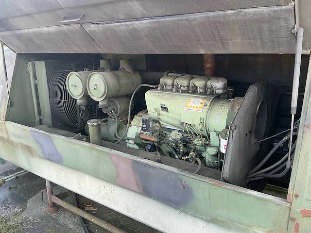 Ingersoll-rand co p-250-w-d-m-h268 deutz diesel motor luchtcompressor - afbeelding 19 van  20