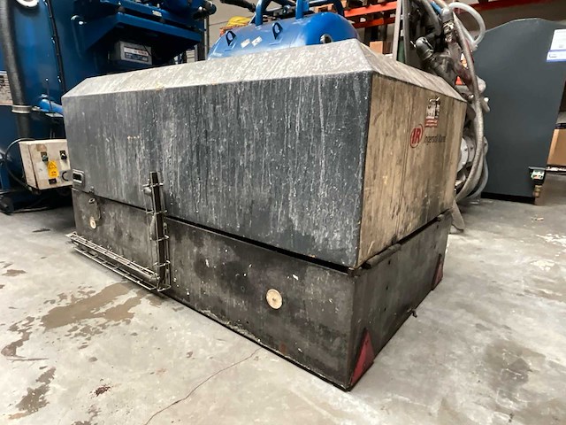 Ingersoll rand luchtcompressor - afbeelding 4 van  11