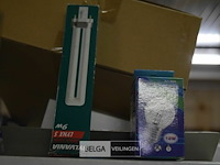 Inhoud 2 bakken partij div modellen lampen - afbeelding 3 van  4