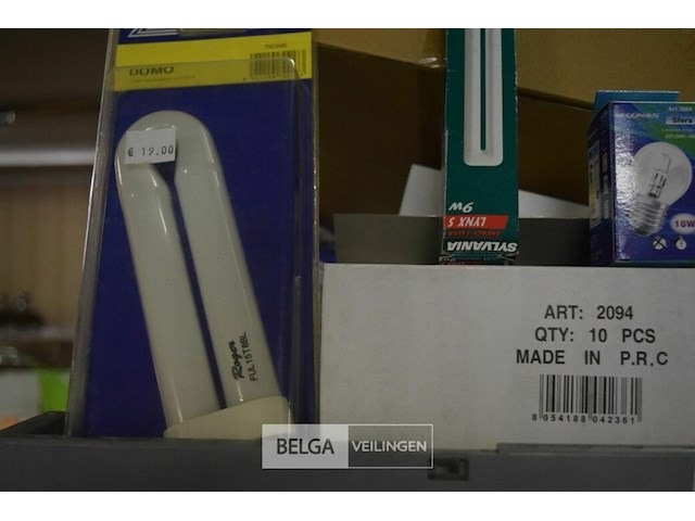 Inhoud 2 bokkeb partij div modellen lampen - afbeelding 4 van  4