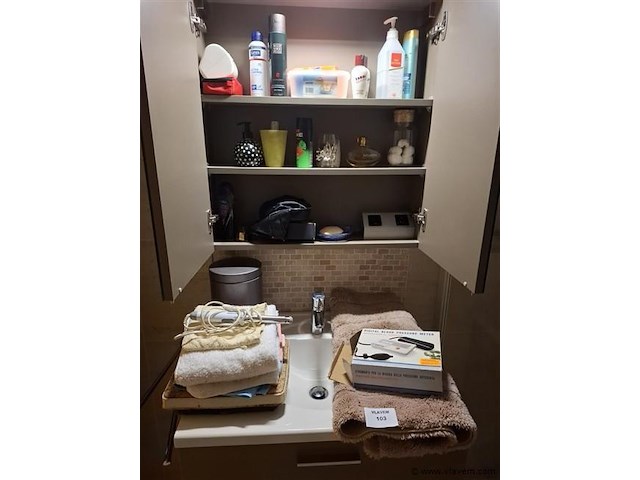 Inhoud badkamer - afbeelding 1 van  3