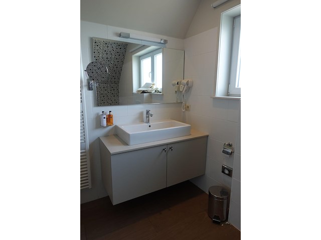 Inhoud badkamer - afbeelding 1 van  4