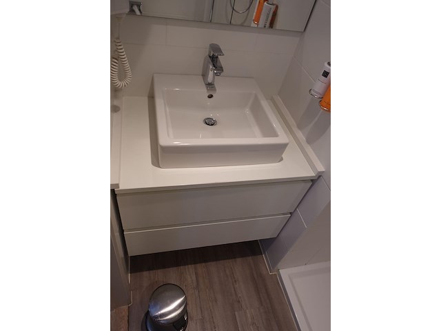 Inhoud badkamer - afbeelding 4 van  4