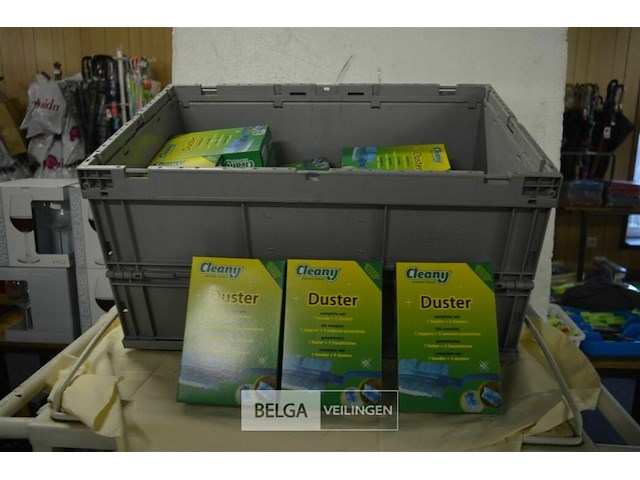 Inhoud bak ±35 duster stofzwabbers - afbeelding 1 van  2