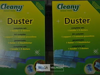 Inhoud bak ±35 duster stofzwabbers - afbeelding 2 van  2