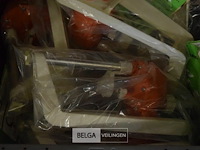 Inhoud bak div gazonsproeiers - afbeelding 2 van  3