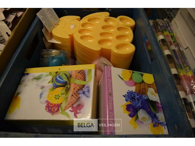 Inhoud bak div paas artikelen - afbeelding 1 van  6