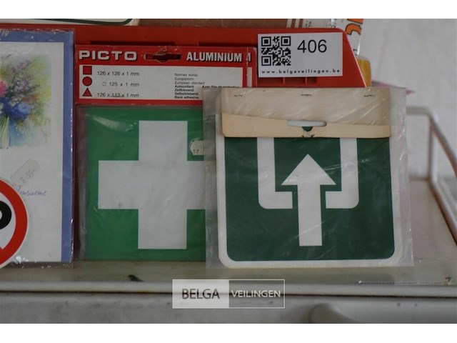 Inhoud bak div retro plaatjes en stickers - afbeelding 2 van  11