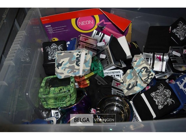 Inhoud bak div - afbeelding 2 van  4