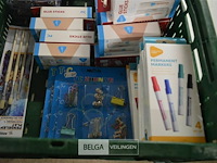 Inhoud bak knutselgerief - afbeelding 2 van  5