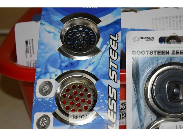 Inhoud bak partij div. gootsteenzeefjes + stop - afbeelding 2 van  3