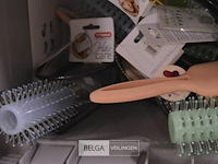 Inhoud bak partij div . haarborstels - afbeelding 2 van  3