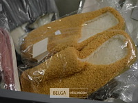 Inhoud bak partij div. maten slippers ±17 st - afbeelding 4 van  5
