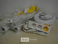 Inhoud bak partij div. materialen - afbeelding 1 van  3