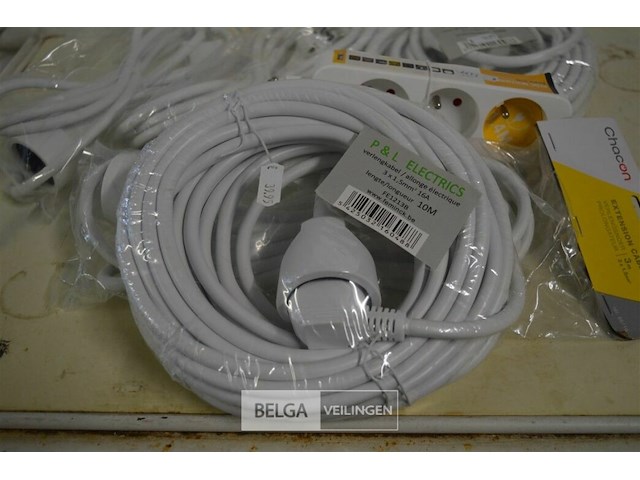 Inhoud bak partij div. materialen - afbeelding 3 van  3