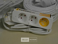 Inhoud bak partij div. materialen - afbeelding 2 van  3