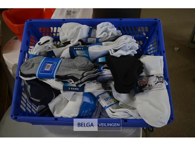 Inhoud bak partij div. sokken - afbeelding 3 van  4