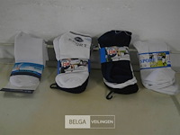 Inhoud bak partij div. sokken - afbeelding 1 van  4