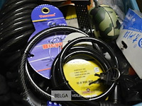 Inhoud bak partij fietssloten en div. - afbeelding 3 van  5