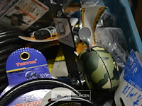 Inhoud bak partij fietssloten en div. - afbeelding 4 van  5