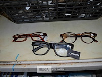 Inhoud bak patij div leesbrillen - afbeelding 2 van  4