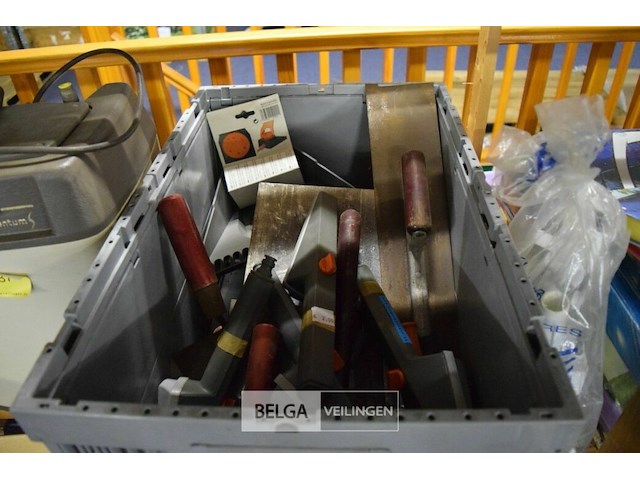 Inhoud bak plekspaan +sproeiers - afbeelding 1 van  4