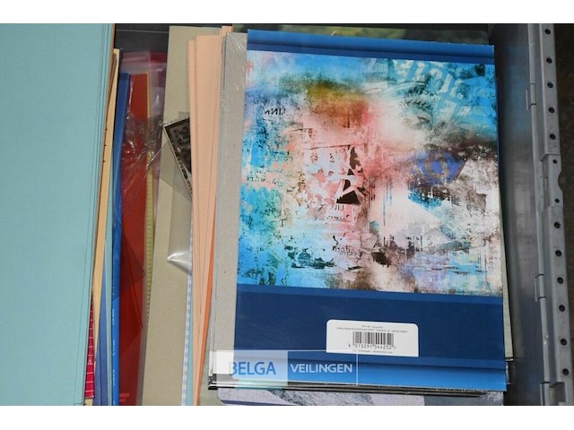 Inhoud bak schriften, kaften, mappen,… - afbeelding 2 van  4