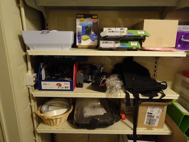 Inhoud berging - afbeelding 2 van  12