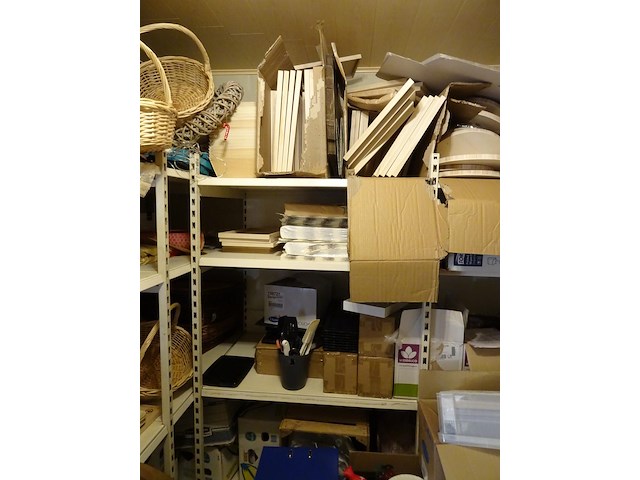 Inhoud berging - afbeelding 8 van  12