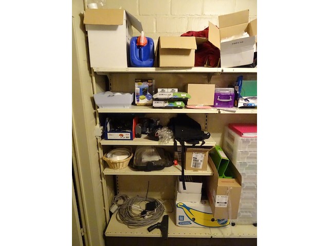 Inhoud berging - afbeelding 11 van  12