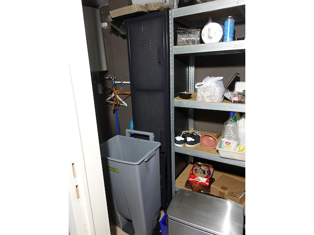 Inhoud berging - afbeelding 2 van  7