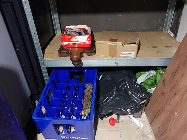 Inhoud berging - afbeelding 5 van  7