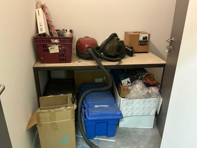 Inhoud bergruimte - afbeelding 1 van  8