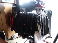 Inhoud bergruimte - afbeelding 1 van  8