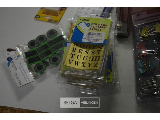 Inhoud box partij div. schoolartikelen - afbeelding 3 van  6