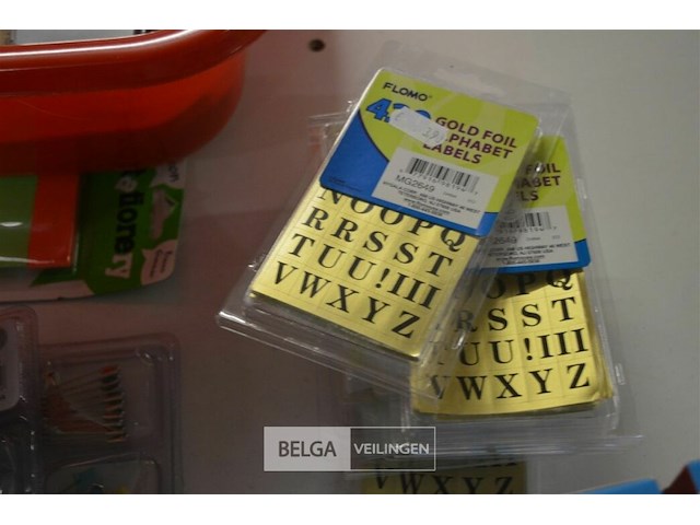 Inhoud box partij div. schoolartikelen - afbeelding 5 van  6