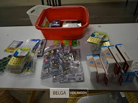 Inhoud box partij div. schoolartikelen - afbeelding 1 van  6