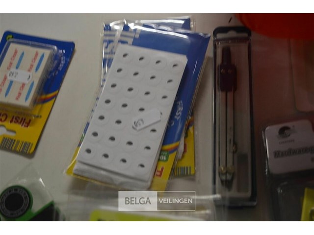 Inhoud box partij div. schoolartikelen - afbeelding 6 van  6